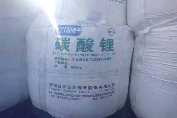 電池級碳酸鋰價格暴跌原因(電池級碳酸鋰價